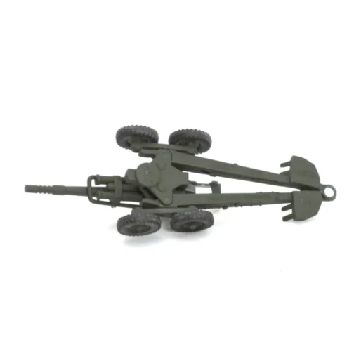 Dessous du châssis de l'Obusier Dinky Toys avec inscriptions Meccano France et référence 819