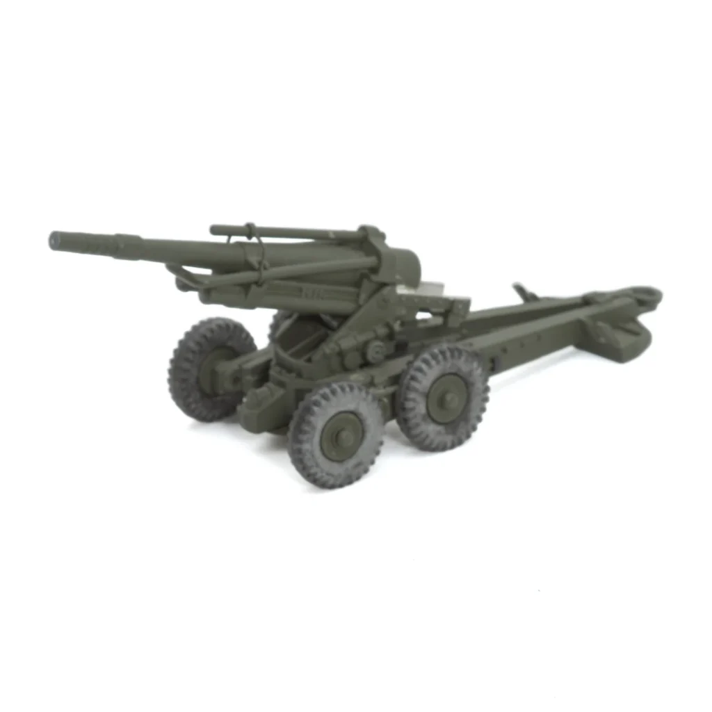 Vue arrière de l'Obusier Dinky Toys 819 montrant les roues et le canon