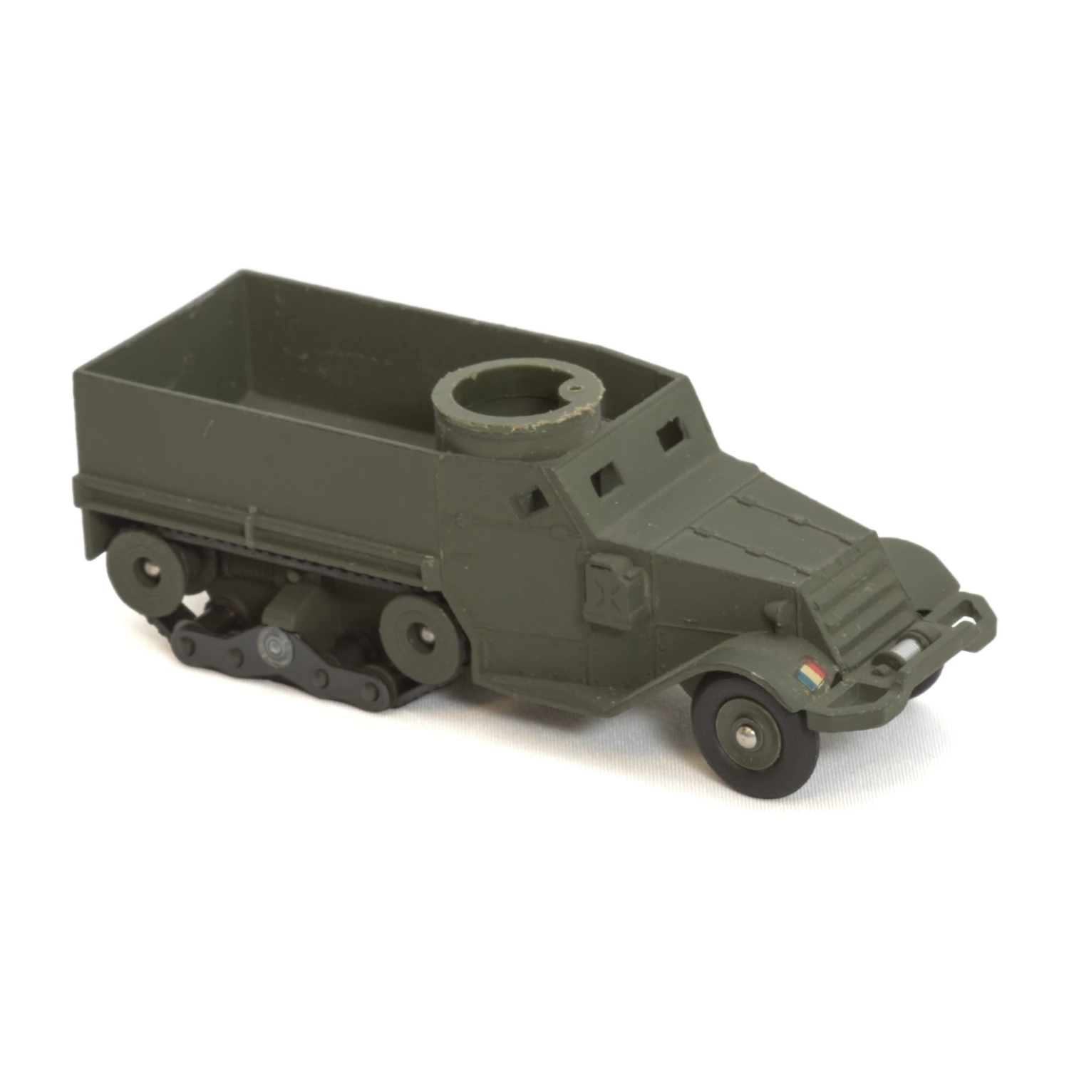 Vue de trois-quarts avant du Half-Track M3 Dinky Toys sans sa boîte