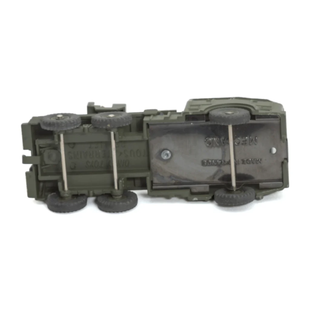 du crochet et de la figurine du camion Dinky Toys 826