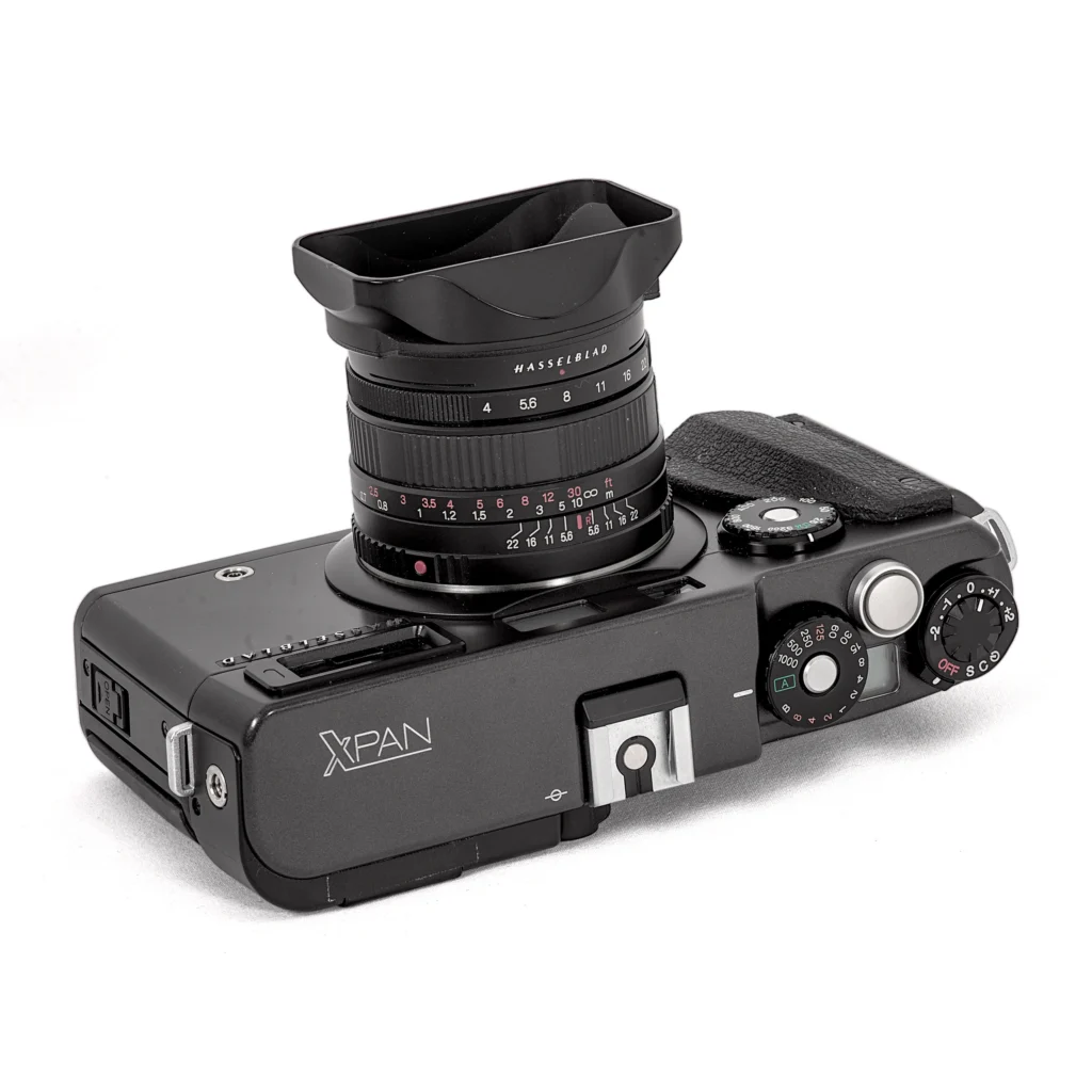 Hasselblad XPan avec objectif 45mm f/4 de dessus