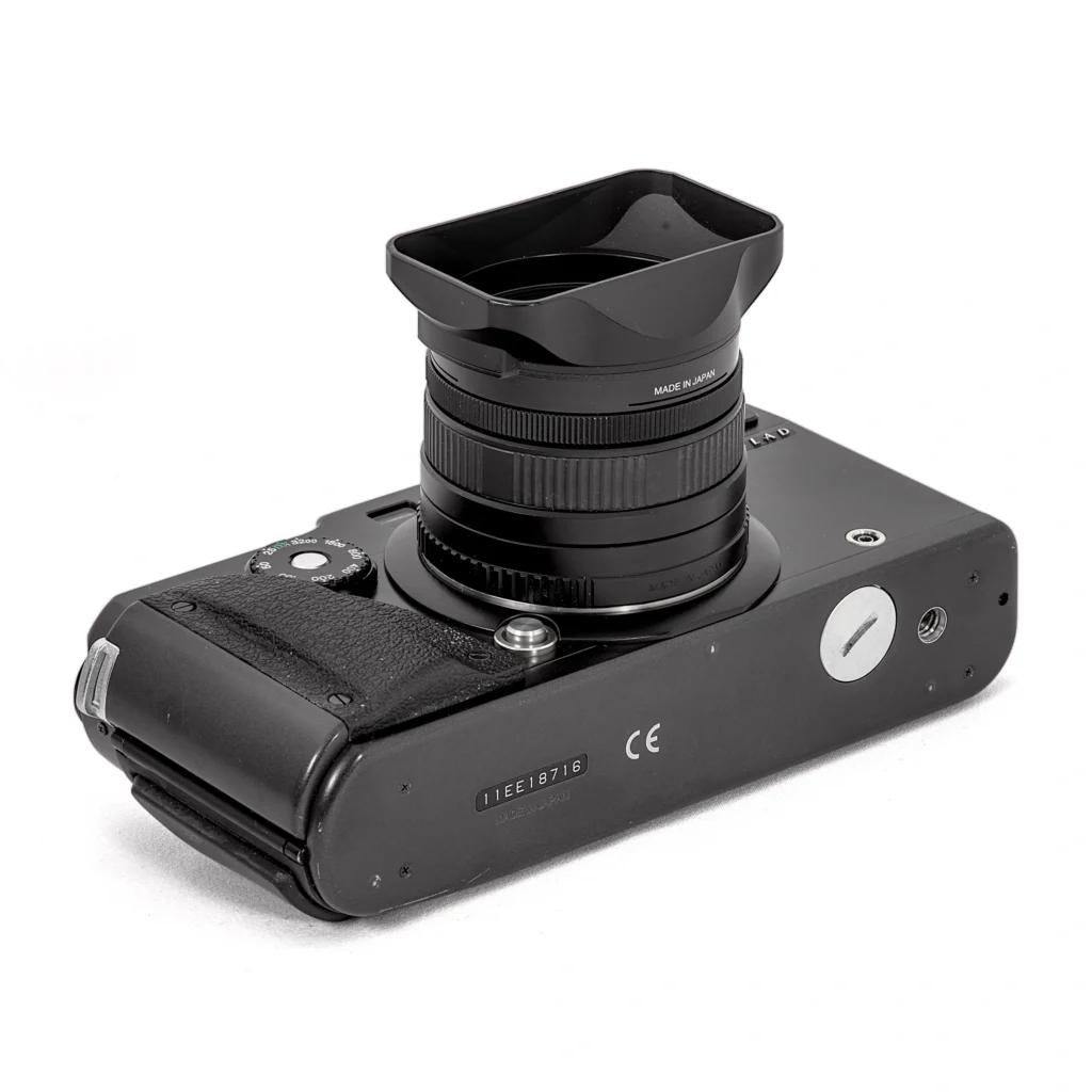 Hasselblad XPan avec objectif 45mm f/4 de dessous