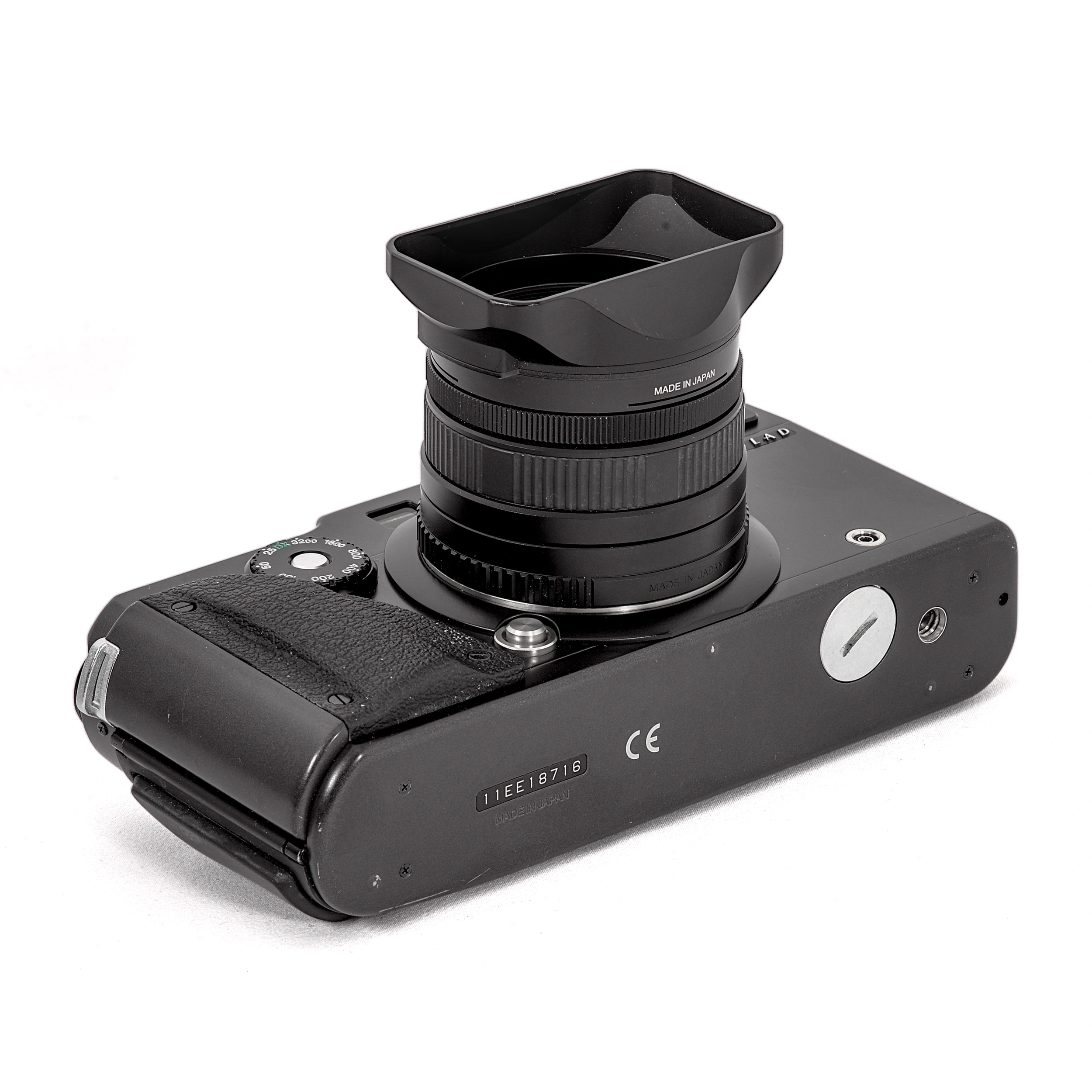 Hasselblad XPan avec objectif 45mm f/4 de dessous