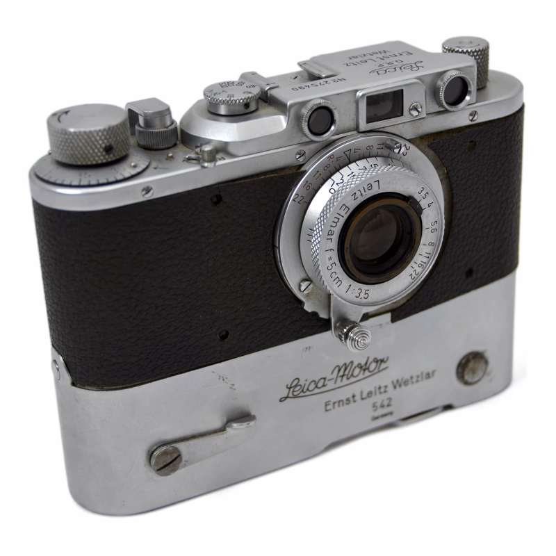 Leica IIIa (1938) + Elmar 5cm f/3.5 + Leica-Motor MOOLY