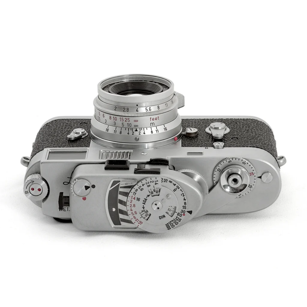 Leica M2 & Objectif Leitz Summicron 35mm f/2 + posemètre Leica-Meter monté - vue de dessus