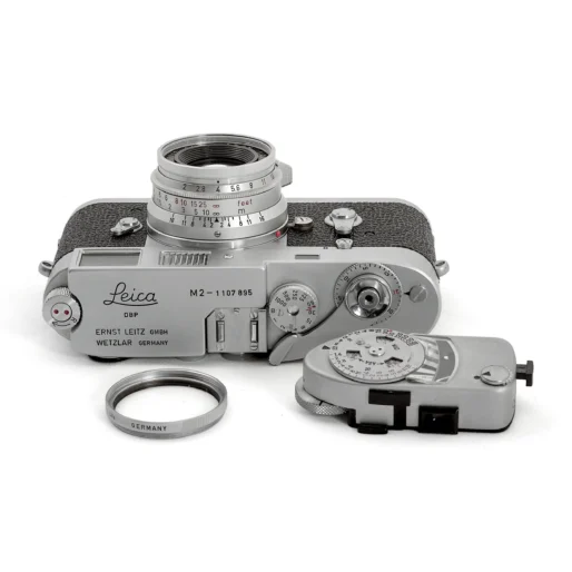 Leica M2 & Objectif Leitz Summicron 35mm f/2 + posemètre Leica-Meter MC et un filtre UVa - vue de dessus