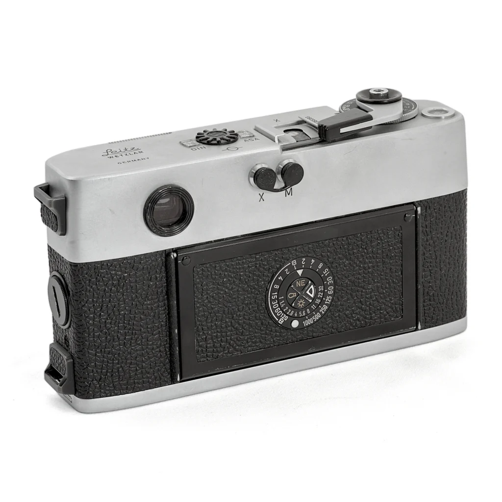 Leica M5 chrome avec objectif Summicron 50mm f/2 DR de derrière