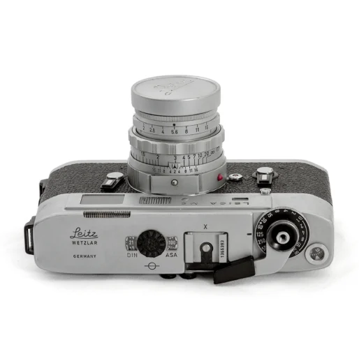 Leica M5 chrome avec objectif Summicron 50mm f/2 DR de dessus