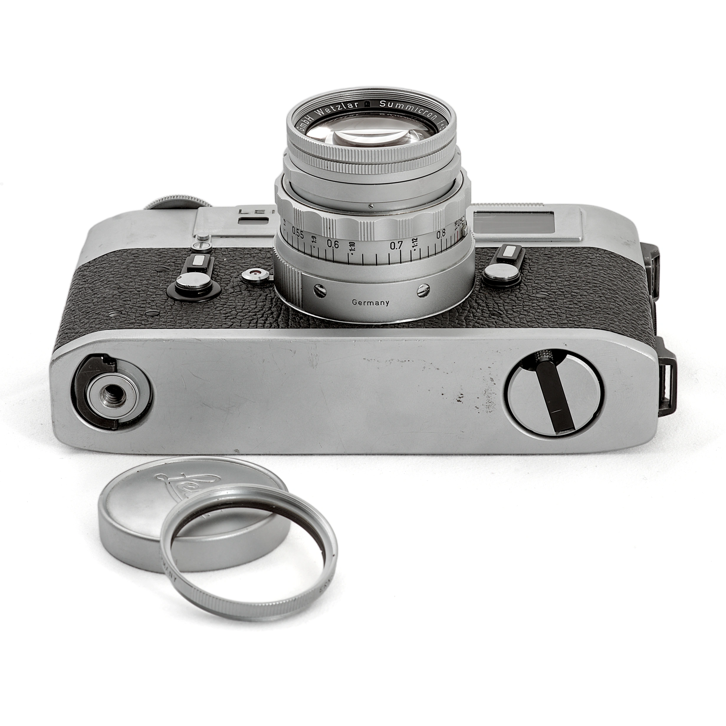 Leica M5 chrome avec objectif Summicron 50mm f/2 DR de dessous