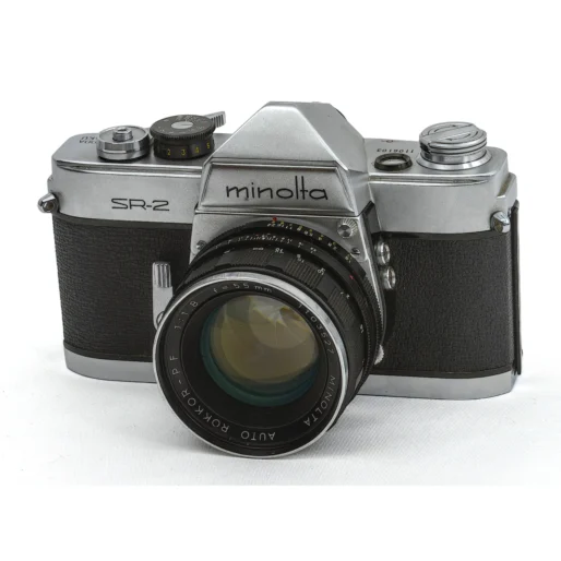 Appareil photo reflex Minolta SR-2 de face avec objectif Rokkor 55mm