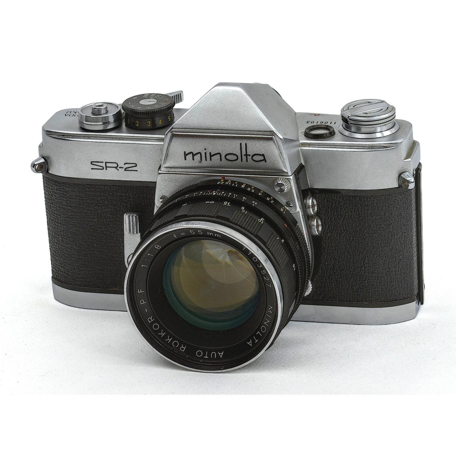 Appareil photo reflex Minolta SR-2 de face avec objectif Rokkor 55mm