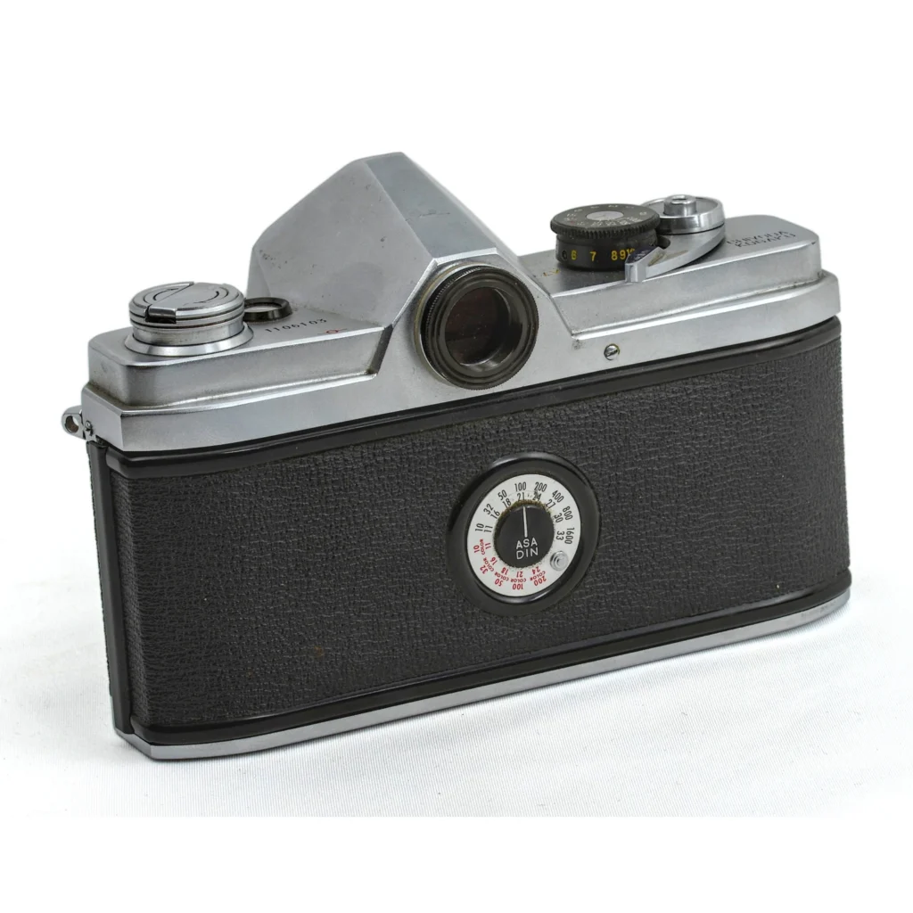 Dos de l'appareil photo Minolta SR-2 avec cadran ASA
