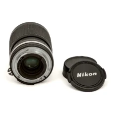 Monture arrière de l'objectif Nikon Zoom-NIKKOR 35-105mm f/3.5-4.5 Ai-S avec bouchon