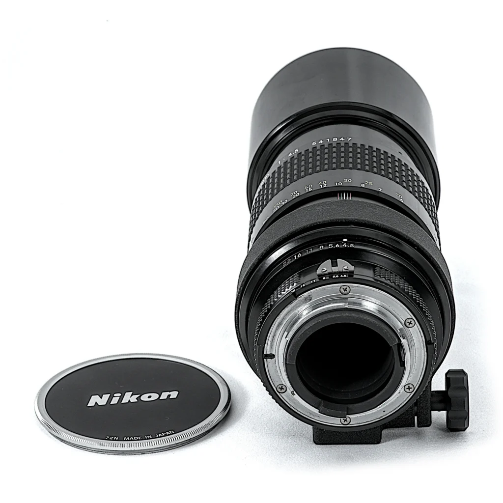Objectif Nikon AI Nikkor 300mm f/4.5 vue derrière