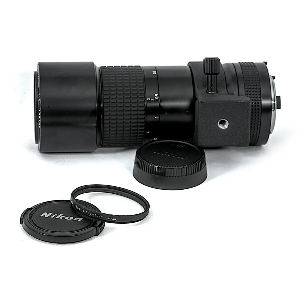 Objectif Nikon Micro-Nikkor 200mm f/4 IF AI-S vue côté