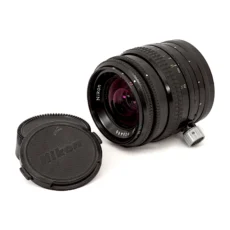 Objectif Nikon PC-Nikkor 35mm f/2.8 montrant le numéro de série 906496