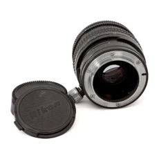 Vue de la monture arrière Nikon F et de la lentille arrière de l'objectif PC-Nikkor