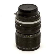 Objectif Nikon Zoom-Nikkor 28-85mm f/3.5-4.5 AI-S de profil