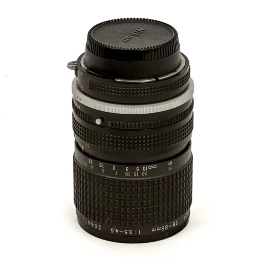 Objectif Nikon Zoom-Nikkor 28-85mm f/3.5-4.5 AI-S de profil