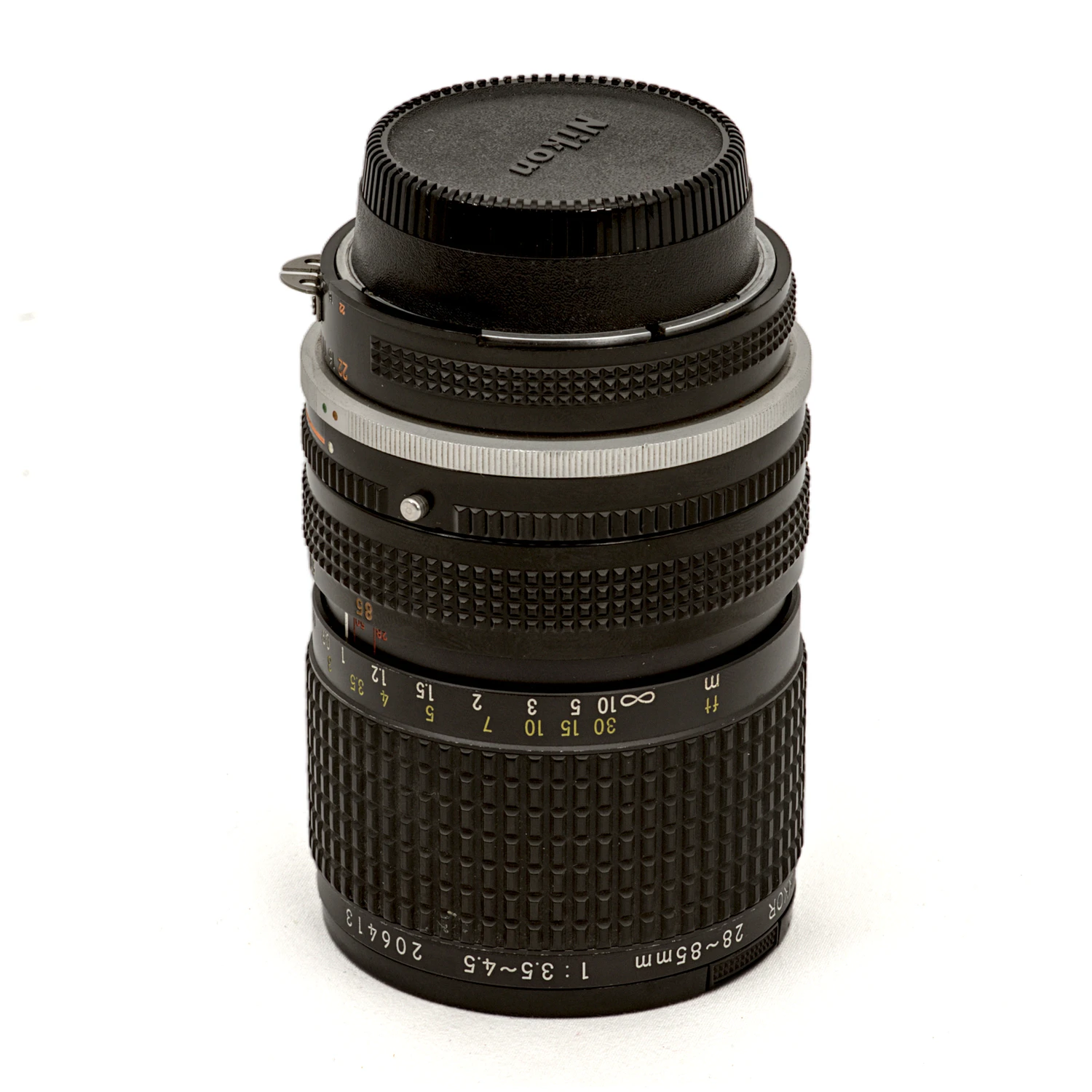 Objectif Nikon Zoom-Nikkor 28-85mm f/3.5-4.5 AI-S de profil