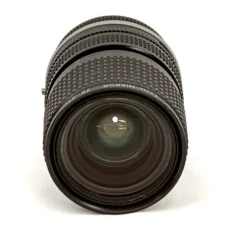 Lentille frontale propre de l'objectif Nikon 28-85mm