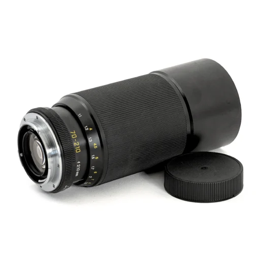 Vue latérale de l'objectif Leitz Vario-Elmar-R 70-210mm f/4 noir avec son bouchon arrière