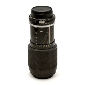 Objectif Nikon Zoom-NIKKOR 80-200mm f/4.5 vu de profil avec ses échelles de distance