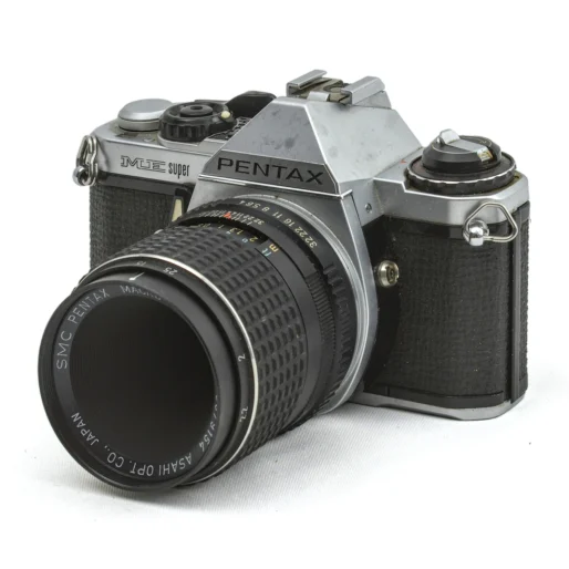 Appareil photo reflex argentique Pentax ME Super avec objectif SMC Pentax Macro 50mm f/4
