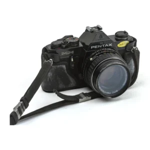 Appareil photo reflex argentique Asahi Pentax MX noir avec objectif SMC Pentax-M 50mm f/1.4 de face