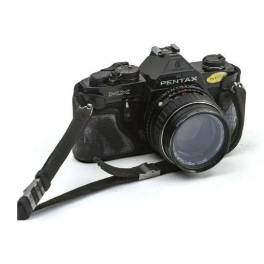 Appareil photo reflex argentique Asahi Pentax MX noir avec objectif SMC Pentax-M 50mm f/1.4 de face