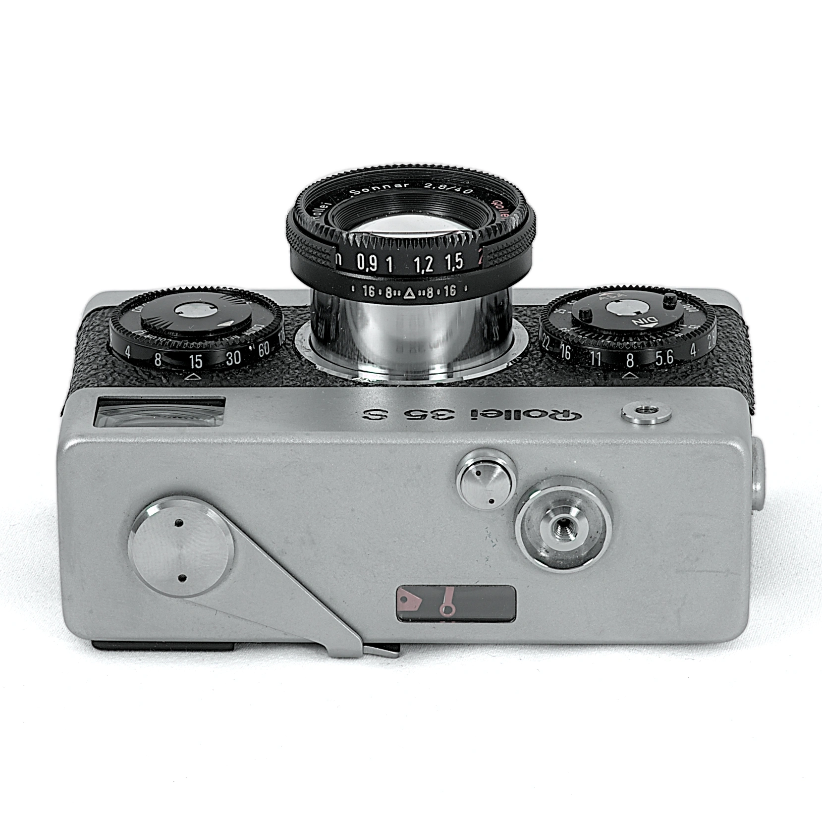 Appareil photo Rollei 35 S argenté vue dessous