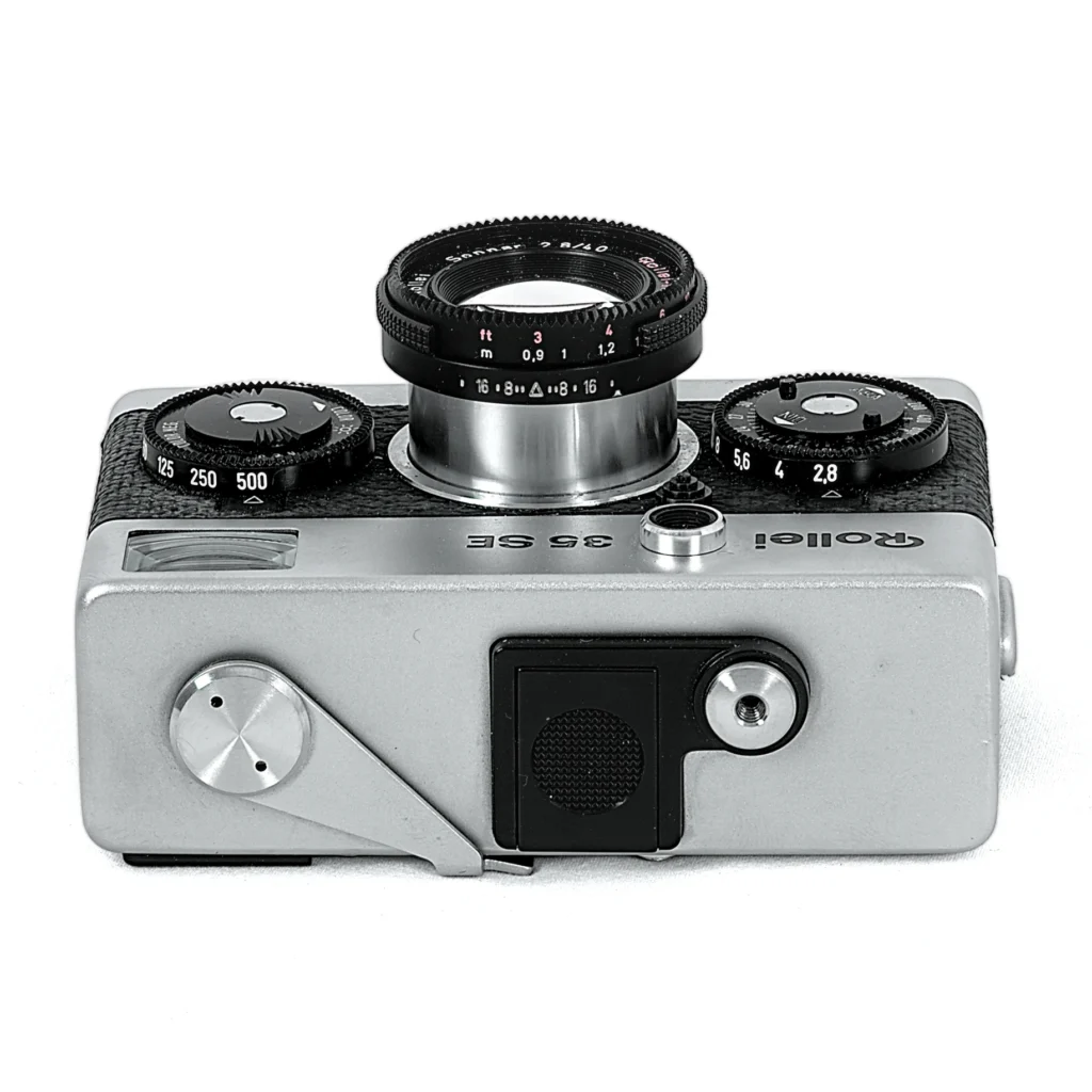 Appareil photo Rollei 35 SE argenté vue de dessus