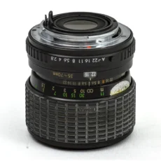 Objectif photo Sigma Zoom-Master 35-70mm f/2.8-4 vue arrière monture et bague de diaphragme