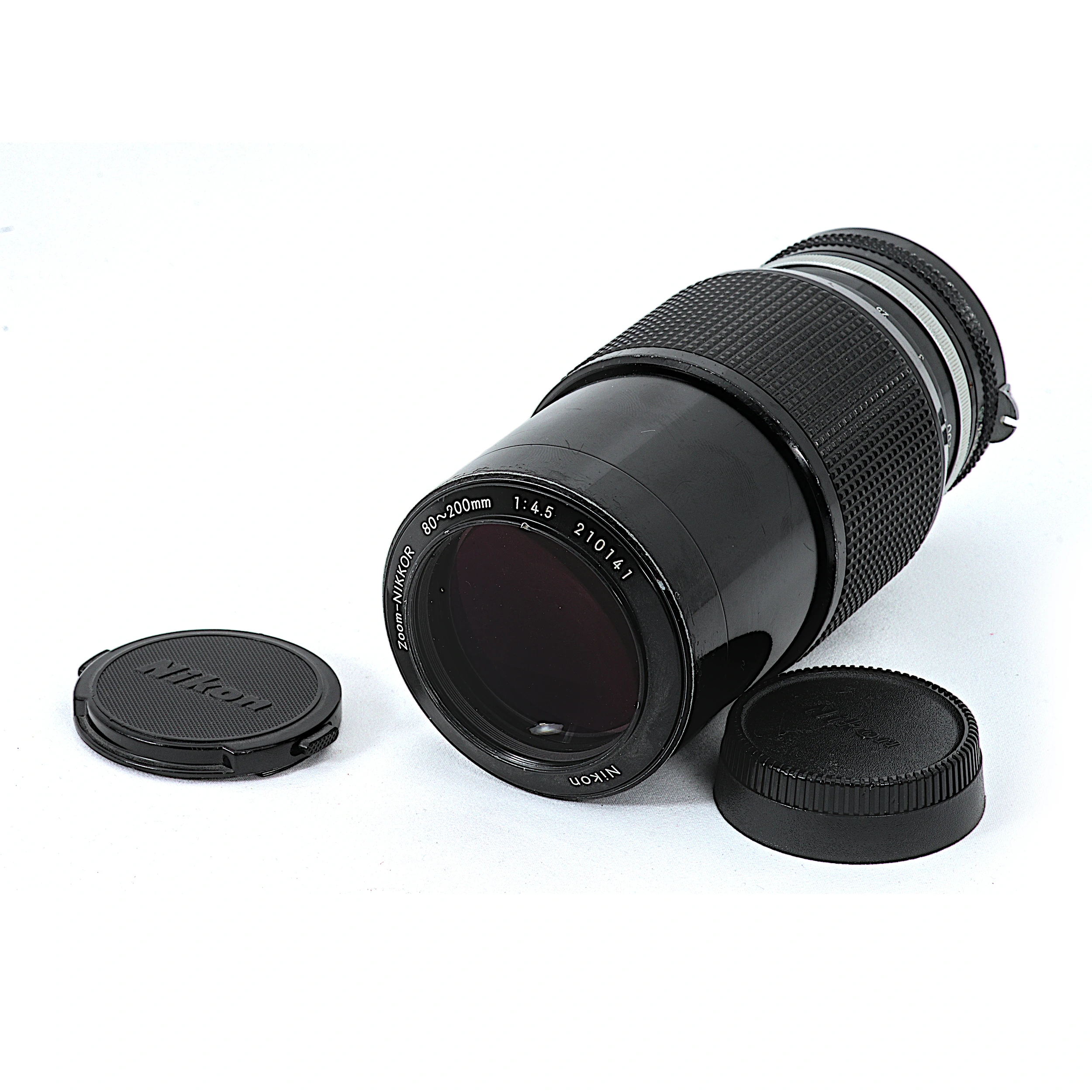 Objectif Nikon Zoom-Nikkor 80-200mm f/4.5 vue face