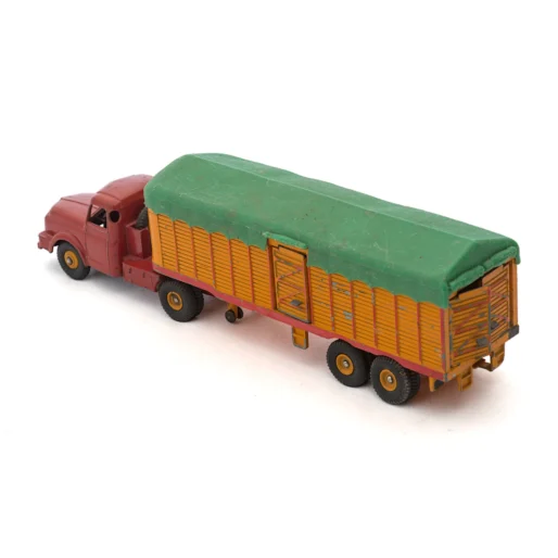 Vue de trois quarts arrière de la remorque bâchée Dinky Supertoys 36B montrant l'arrière du camion