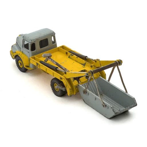 Vue arrière du camion Dinky Toys avec benne amovible
