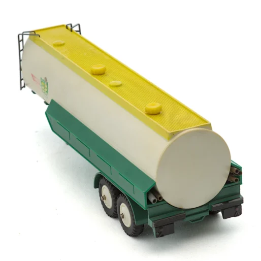 Vue arrière de la citerne Air BP Dinky Toys
