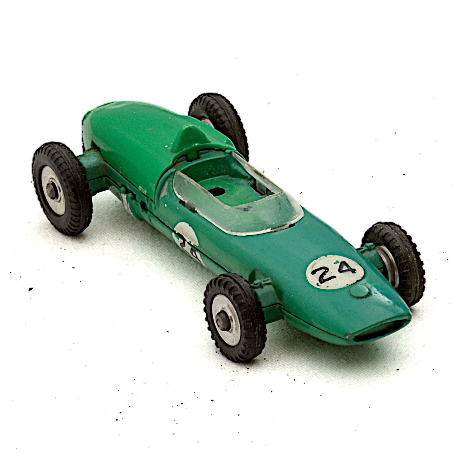 Voiture miniature Dinky Toys 241 Lotus Racing Car verte vue de trois quarts