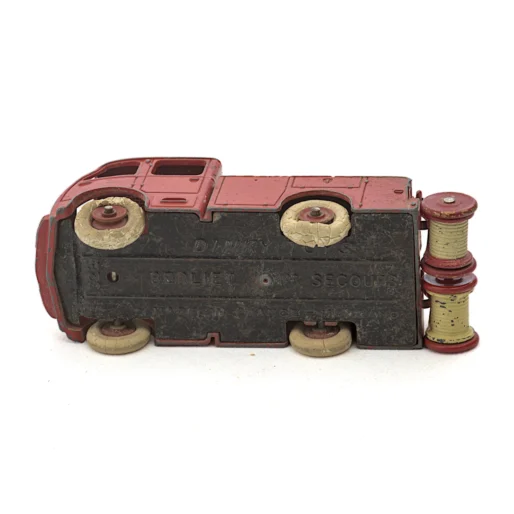 Vue arrière du camion Dinky Toys Berliet avec échelle et dévidoirs