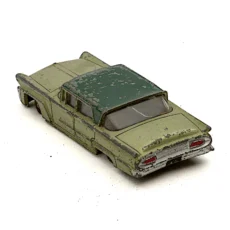 Vue arrière de la miniature Lincoln Premiere Dinky Toys montrant la vitre fendue