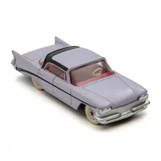 Voiture miniature Dinky Toys Chrysler Saratoga parme vue de trois quarts avant