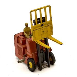 Chariot à fourches Coventry Climax Dinky Toys 597 de face