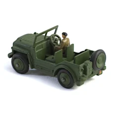 Vue arrière droite du Dinky Toys 674 Austin Champ montrant la roue de secours