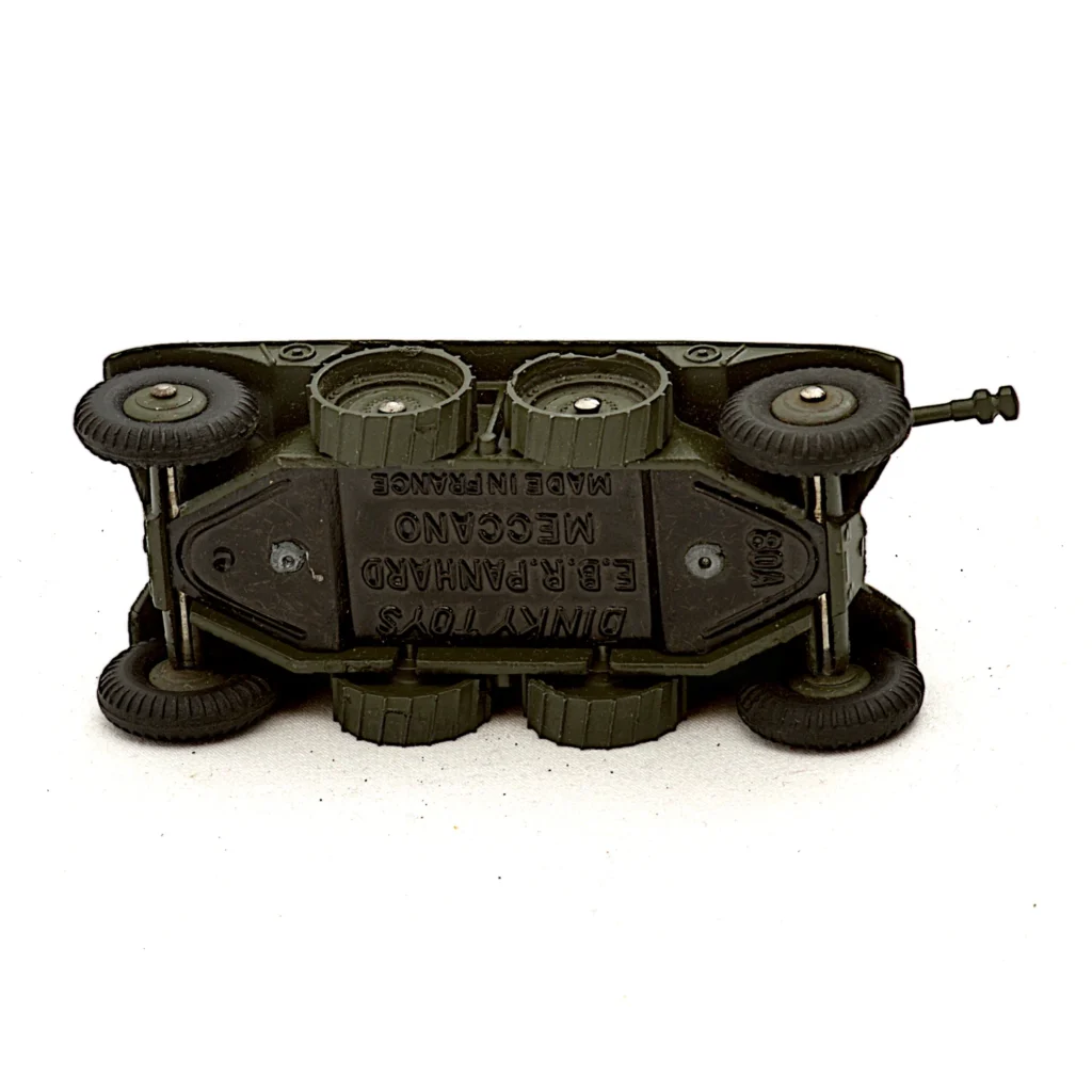 Vue du dessous du châssis Dinky Toys 80A Made in France