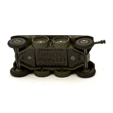 Vue du dessous du châssis Dinky Toys 80A Made in France
