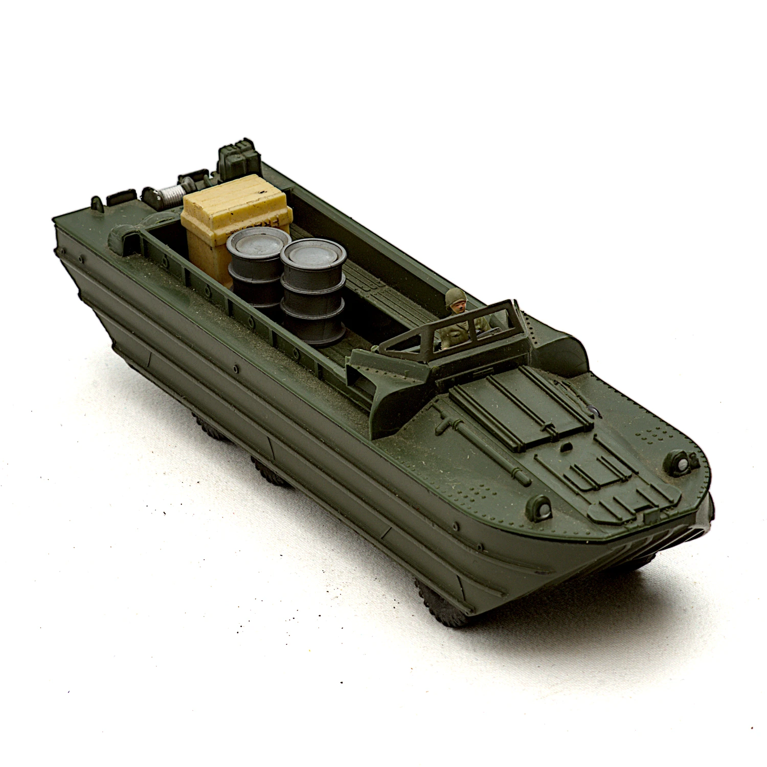 Camion amphibie militaire DUKW Dinky Toys 825 de face avec accessoires
