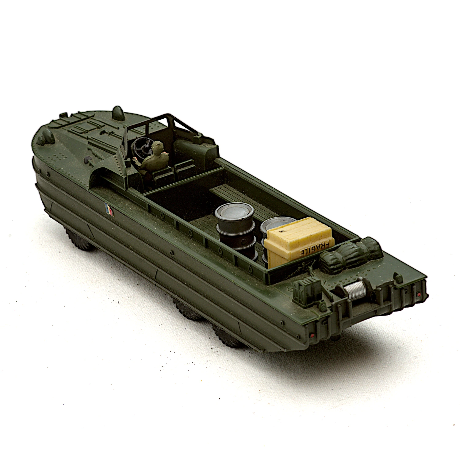 Vue arrière du DUKW Dinky Toys 825 montrant l