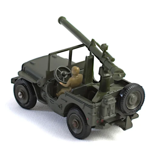 Vue arrière de la miniature Dinky Toys Jeep avec roue de secours et canon