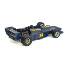 Vue arrière de la miniature Dinky Toys montrant les détails du moteur Ford Cosworth