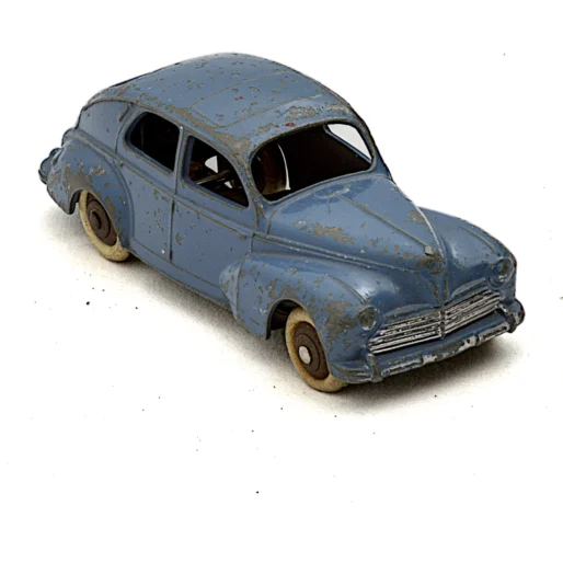 Miniature Dinky Toys Peugeot 203 bleue vue de trois quarts avant